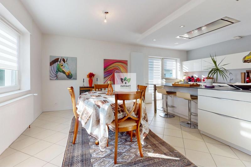 Maison - 203 m² - 7 pièces