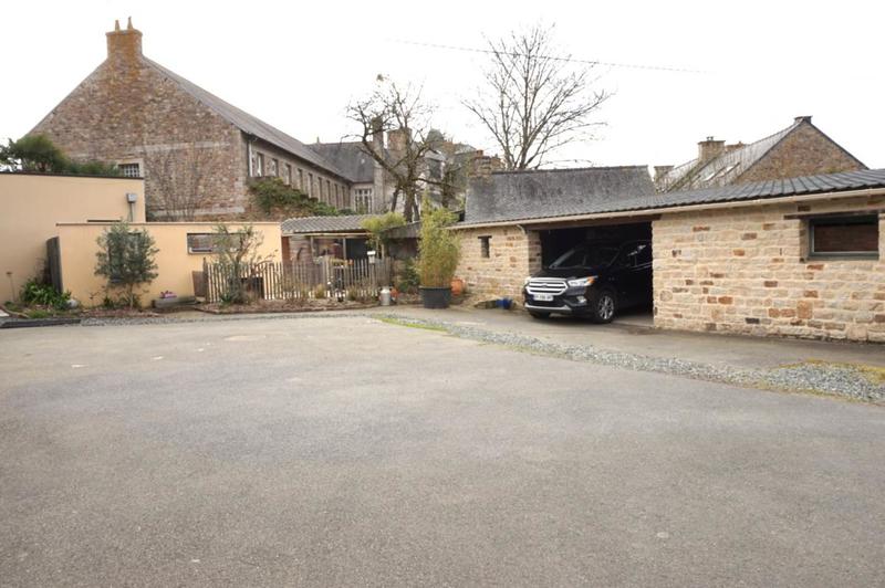 Maison - 291 m² - 10 pièces