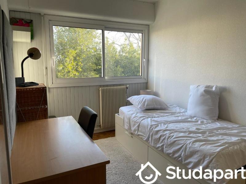 Chambre - 10 m² - 1 pièce