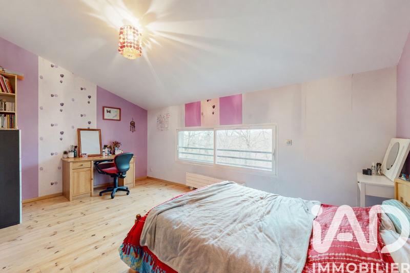 Maison - 202 m² - 7 pièces