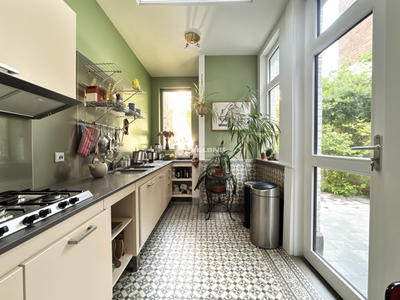 Maison - 213 m² - 8 pièces