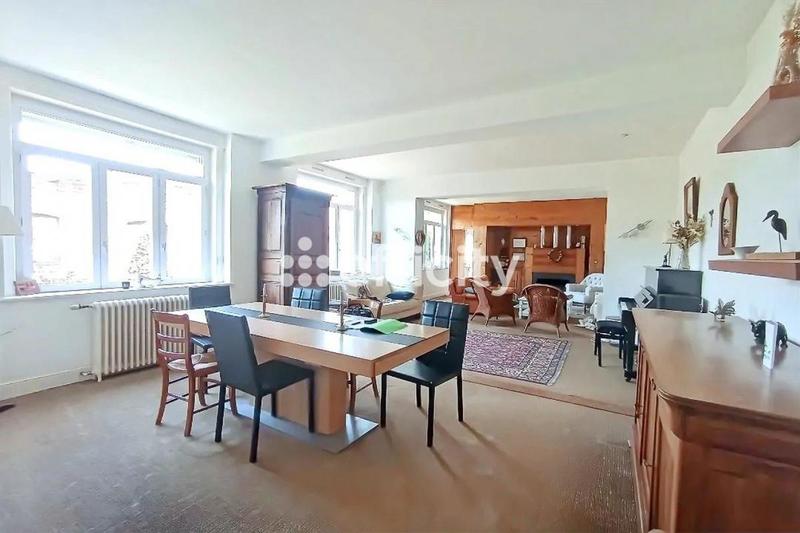 Maison - 224 m² - 7 pièces