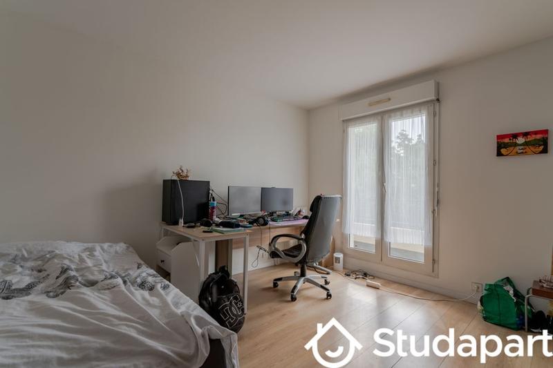 Chambre - 104 m² - 1 pièce