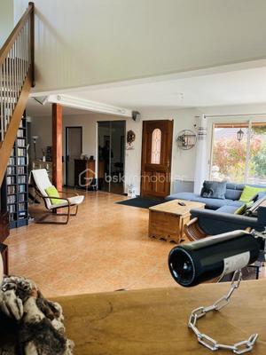 Maison - 166 m² - 7 pièces