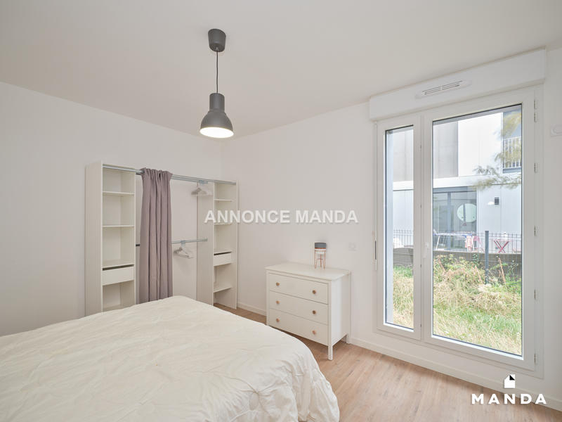 Chambre - 14 m² - 5 pièces