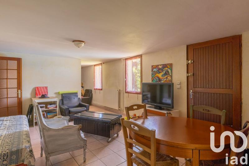 Maison - 222 m² - 8 pièces