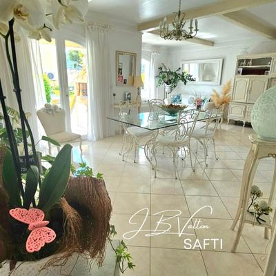 Maison - 135 m² - 6 pièces