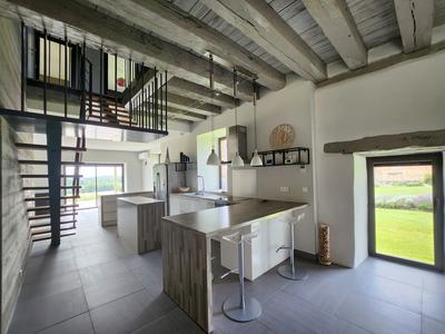 Propriété - 142 m² - 5 pièces