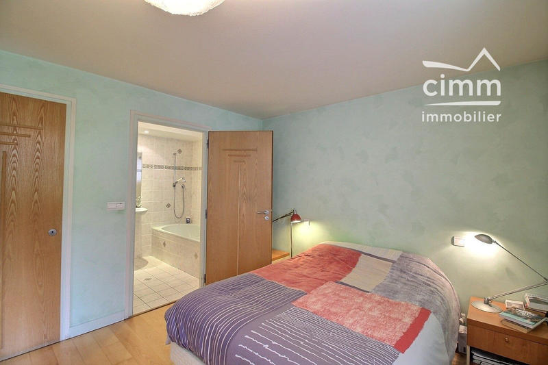 Maison - 273 m² - 10 pièces