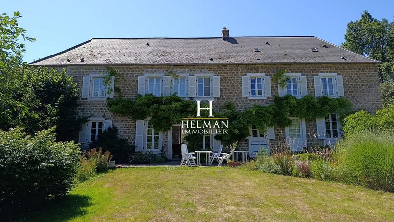 Maison - 738 m² - 10 pièces