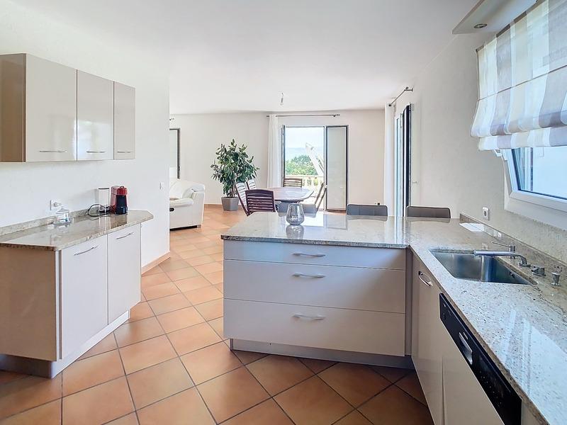 Maison - 200 m² - 6 pièces