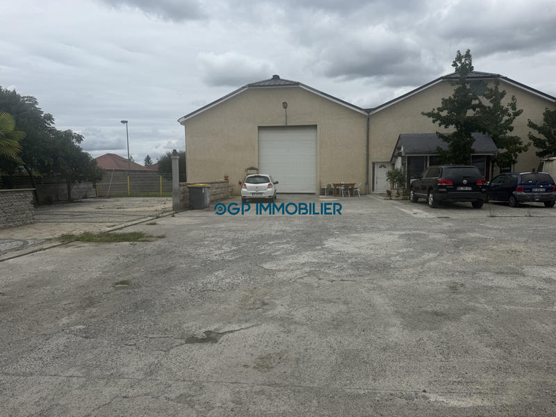 Entrepôt - 6 544 m²