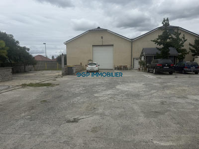 Entrepôt - 6 544 m²