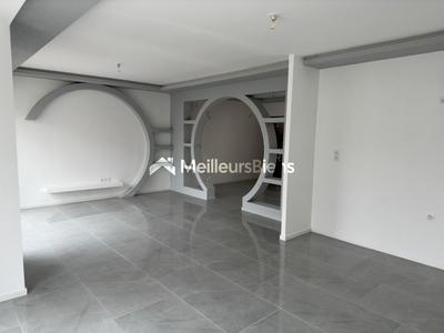 Maison - 142 m² - 6 pièces