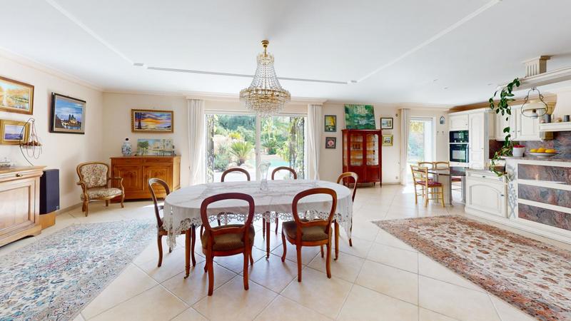 Villa - 469 m² - 9 pièces