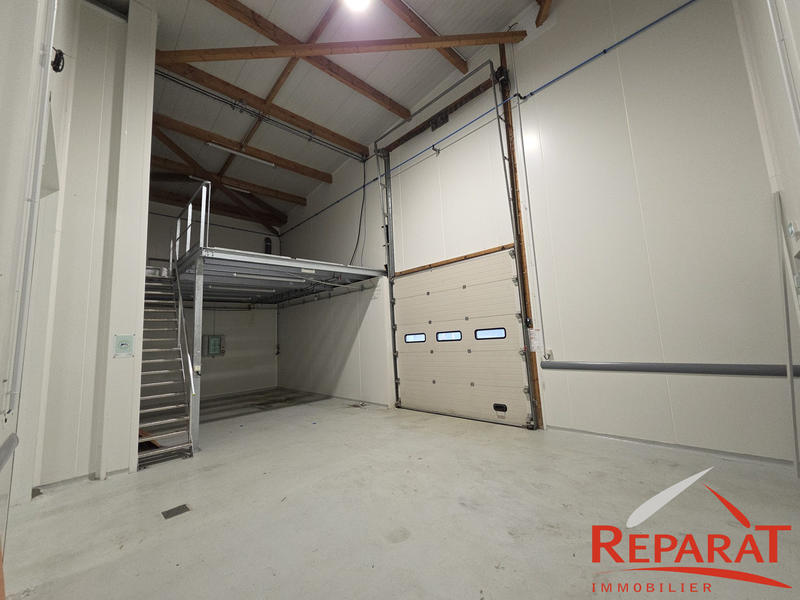 Local commercial - 2 150 m²