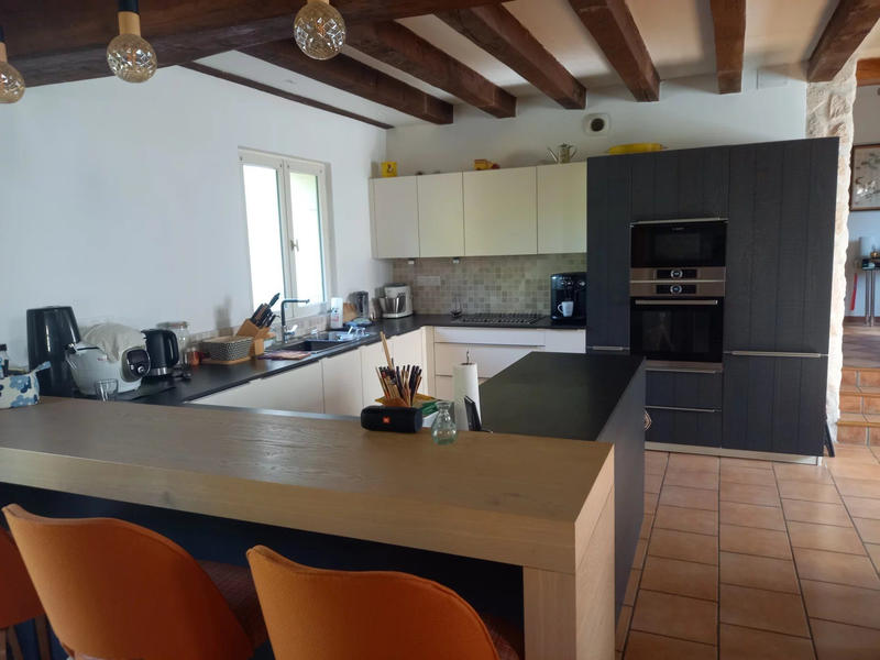 Maison - 258 m² - 8 pièces