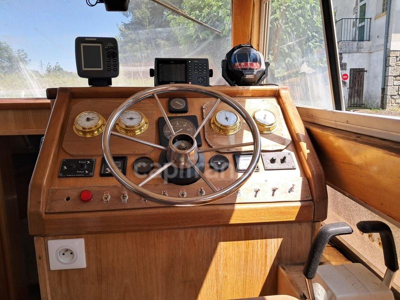 Propriété - 1 100 m² - 16 pièces