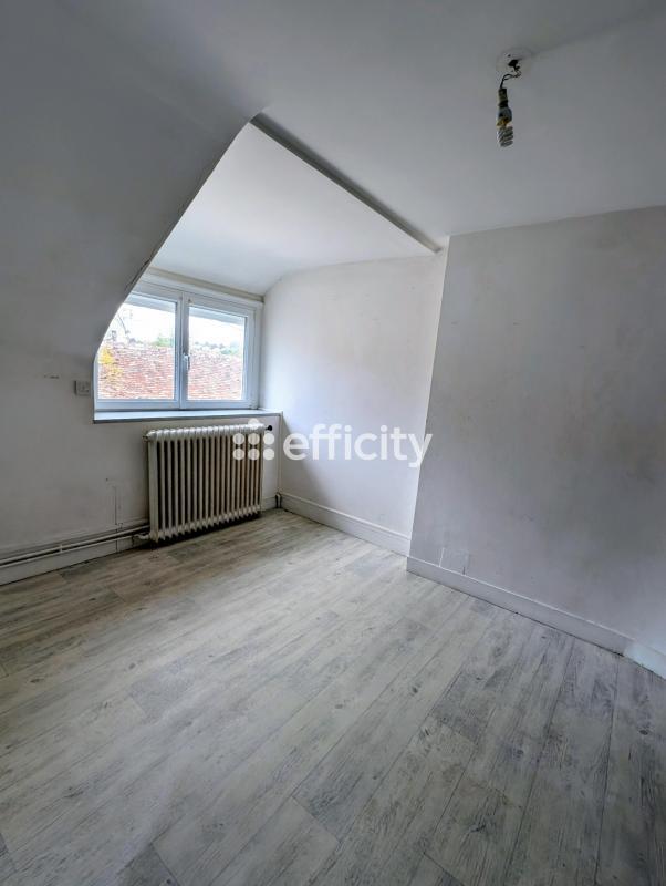 Maison - 92 m² - 5 pièces