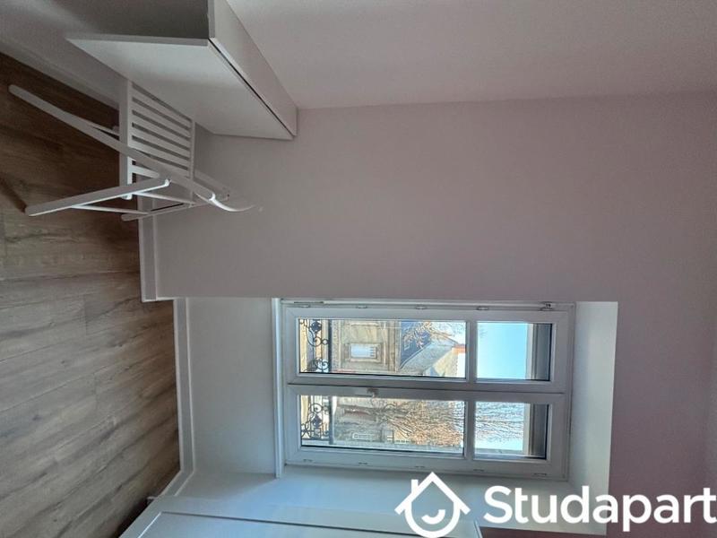 Chambre - 11 m² - 1 pièce