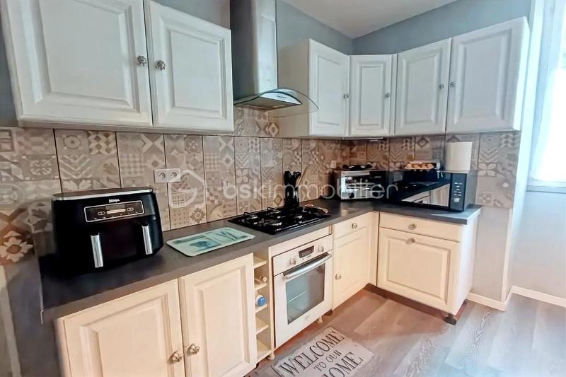 Maison - 240 m² - 6 pièces