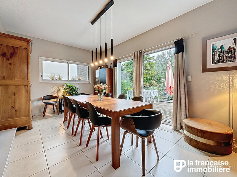 Maison - 163 m² - 7 pièces