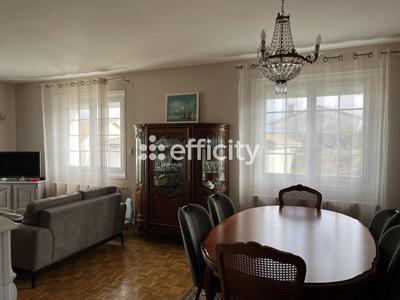 Maison - 140 m² - 7 pièces