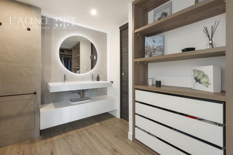 Maison - 270 m² - 6 pièces