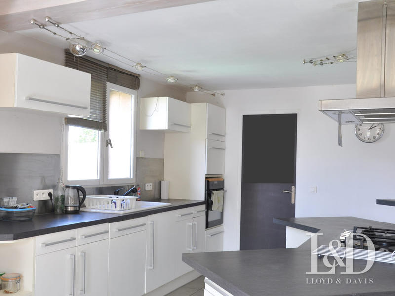 Maison - 200 m² - 6 pièces