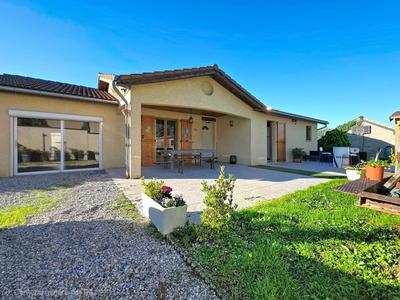 Maison - 110 m² - 5 pièces