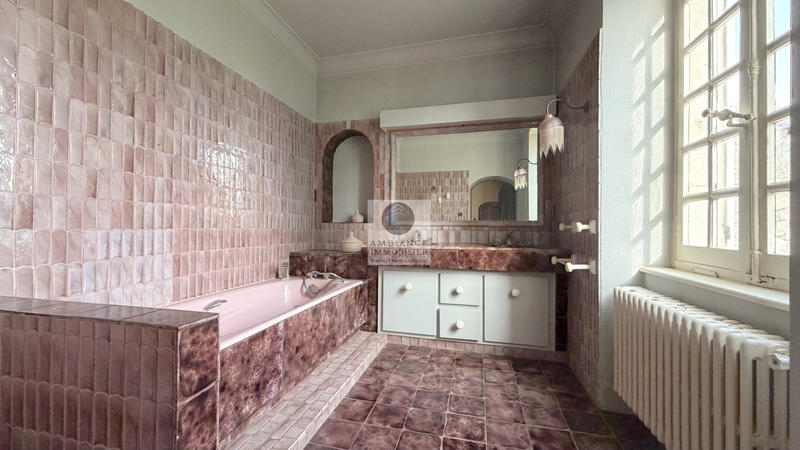 Maison - 217 m² - 7 pièces