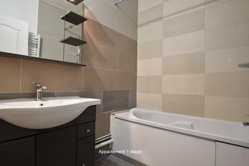 Maison - 288 m² - 12 pièces