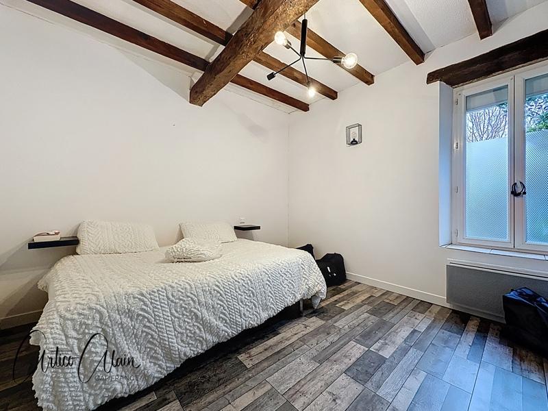 Maison - 271 m² - 9 pièces