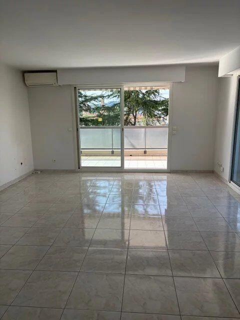 Appartement - 94 m² - 4 pièces