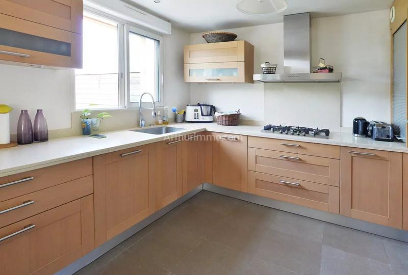 Maison - 182 m² - 8 pièces