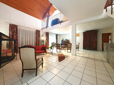 Maison - 283 m² - 9 pièces