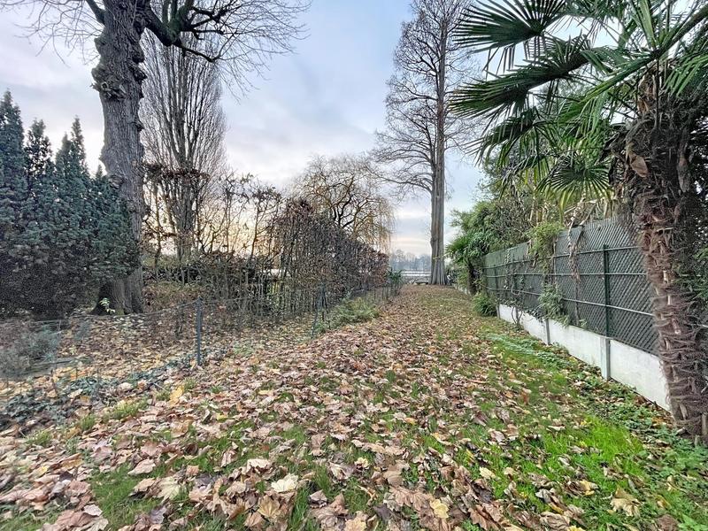 Maison - 242 m² - 10 pièces