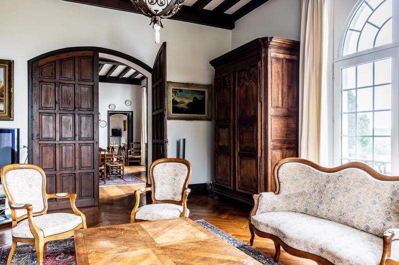 Château - 600 m² - 12 pièces