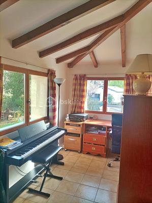 Maison - 222 m² - 9 pièces