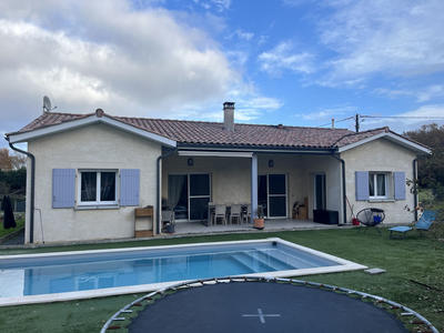 Maison - 102 m² - 4 pièces