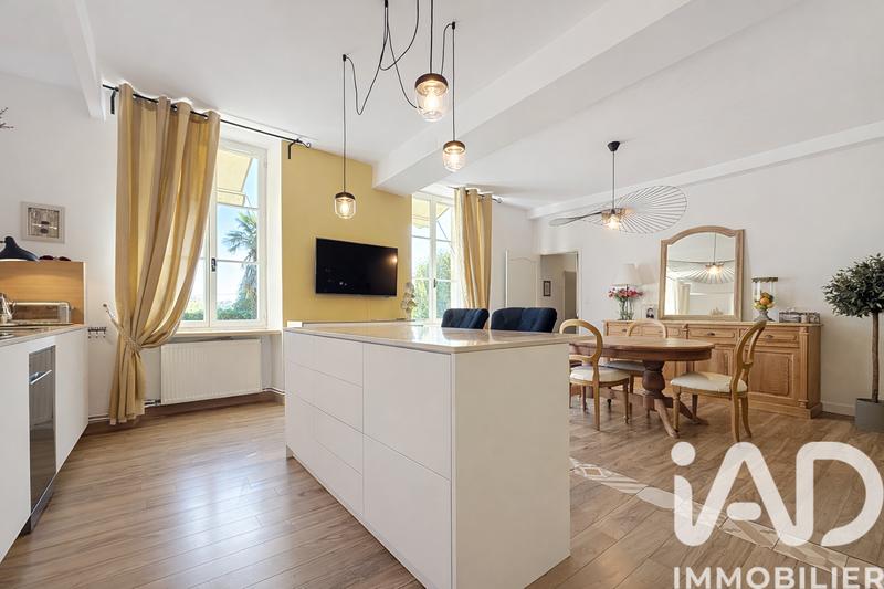 Maison - 350 m² - 12 pièces