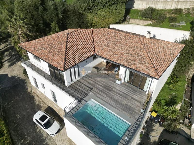 Maison - 195 m² - 5 pièces