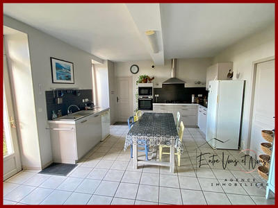 Maison ancienne - 224 m² - 7 pièces