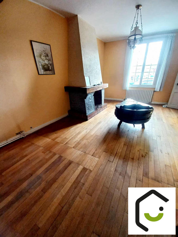 Maison - 200 m² - 8 pièces