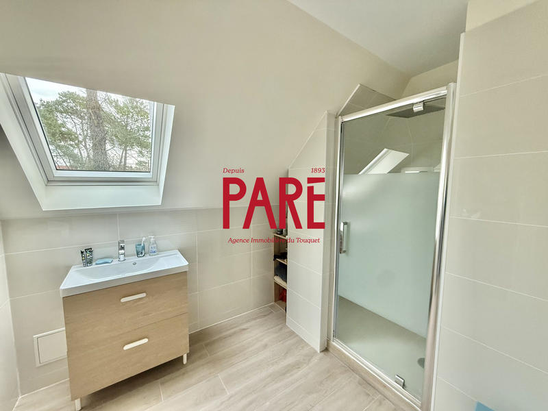 Maison - 205 m² - 6 pièces