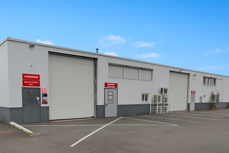 Local d'activités - 165 m²