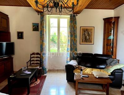 Propriété - 205 m² - 6 pièces