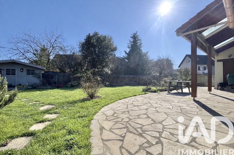 Maison - 92 m² - 5 pièces