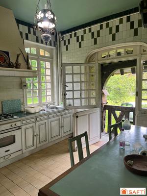 Propriété - 400 m² - 15 pièces