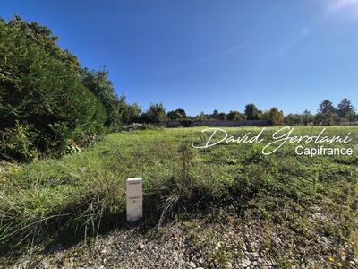 Terrain constructible - 647 m²